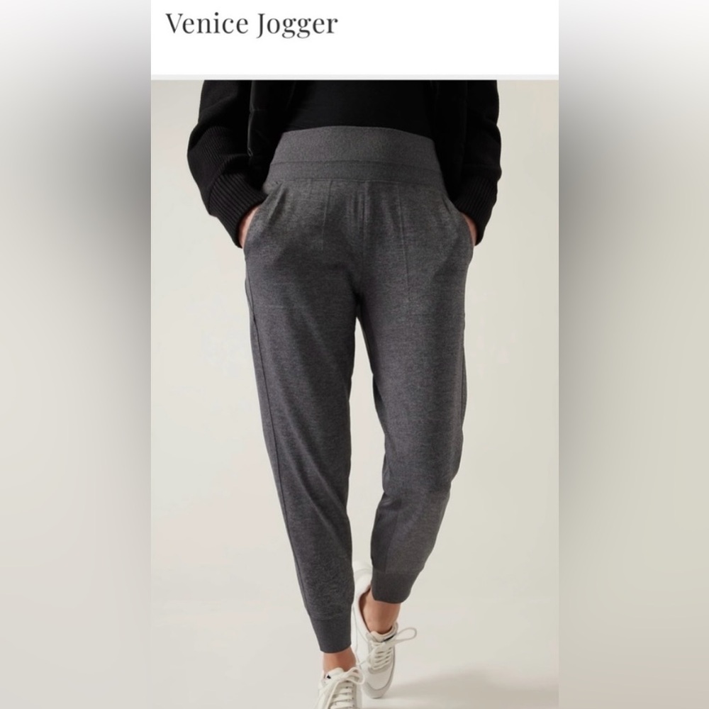 EUC Athleta Venice Grey Joggers, size MT, inseam 30 inches